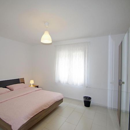 Apartments Nikolina Rakalj Екстериор снимка