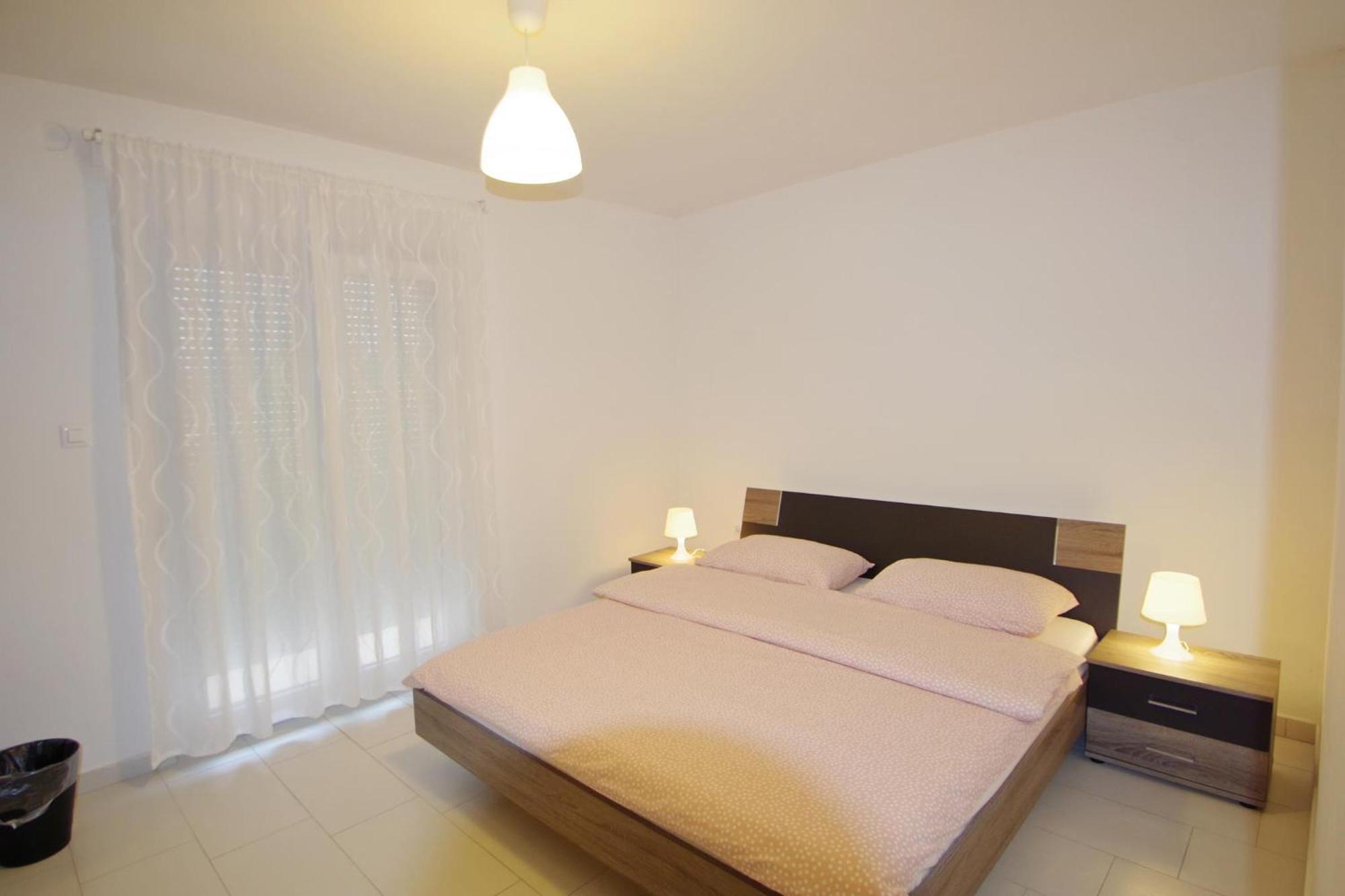 Apartments Nikolina Rakalj Екстериор снимка