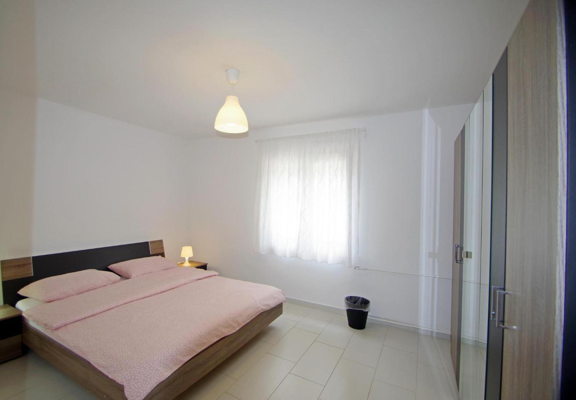 Apartments Nikolina Rakalj Екстериор снимка