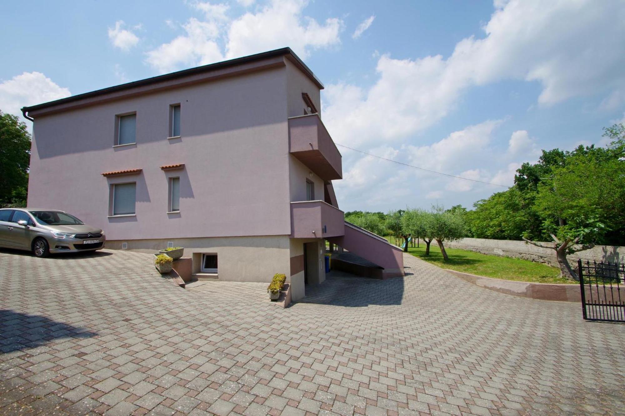 Apartments Nikolina Rakalj Екстериор снимка