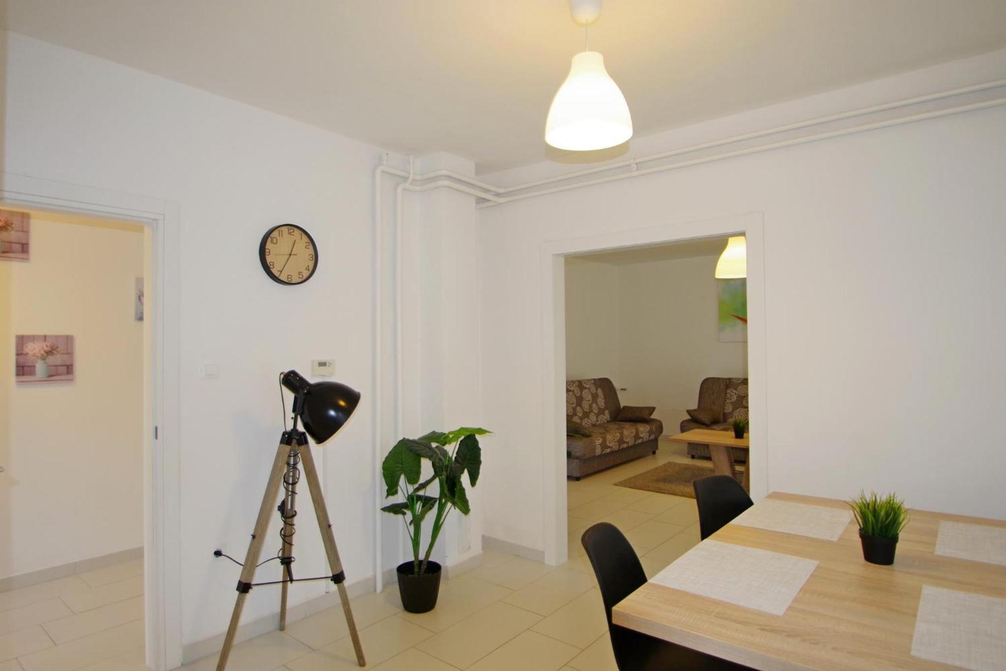 Apartments Nikolina Rakalj Екстериор снимка