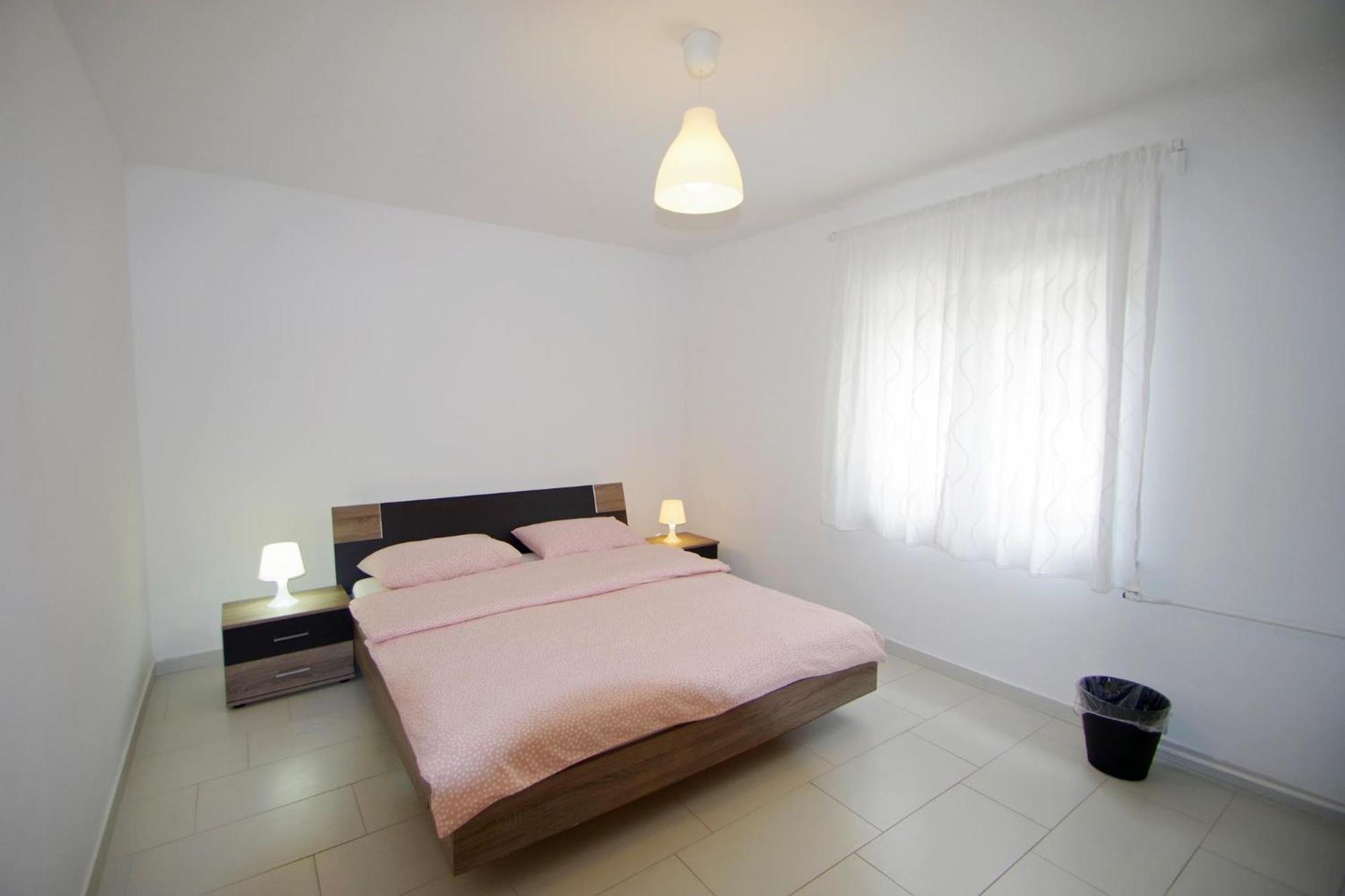 Apartments Nikolina Rakalj Екстериор снимка