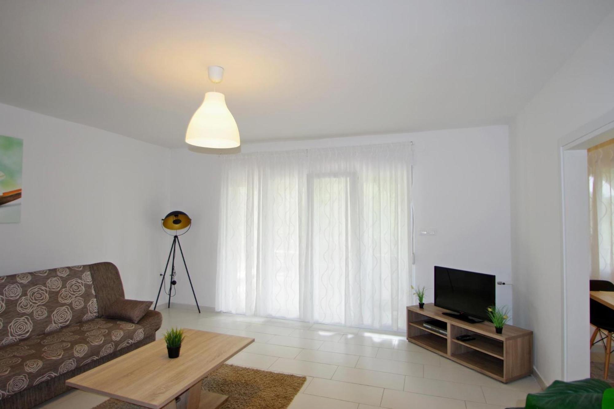 Apartments Nikolina Rakalj Екстериор снимка